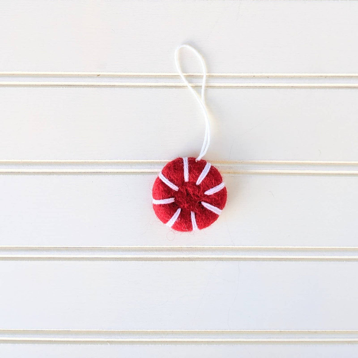 Friendsheep - Peppermint Holiday Eco Wool Ornament - Red & Whites (3R+3W)