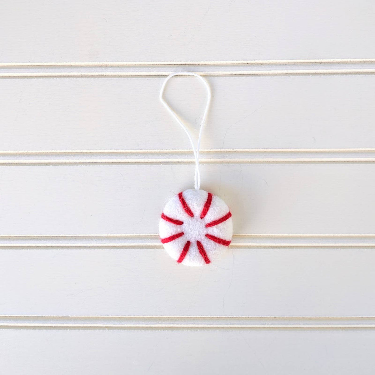 Friendsheep - Peppermint Holiday Eco Wool Ornament - Red & Whites (3R+3W)