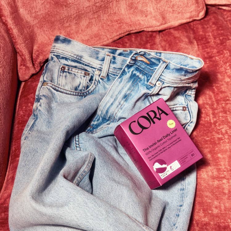 Cora - The Invisi-feel Daily Liner