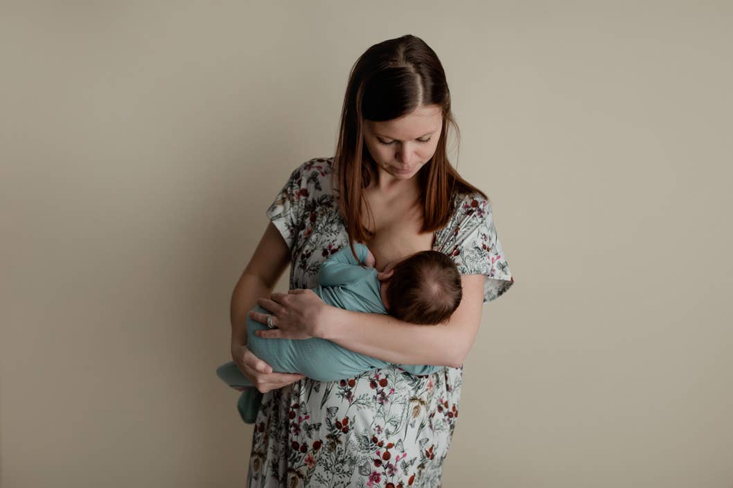 Three Little Tots - Floral Mommy Labor and Delivery/ Nursing Gown — alternate product image, view 3