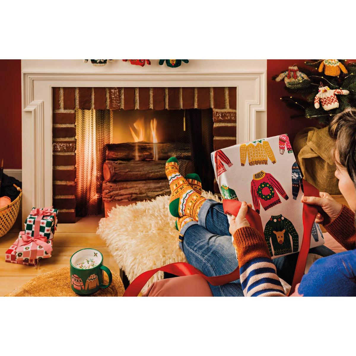 Danica Jubilee - Juego de taza y calcetines Merry Knitmas