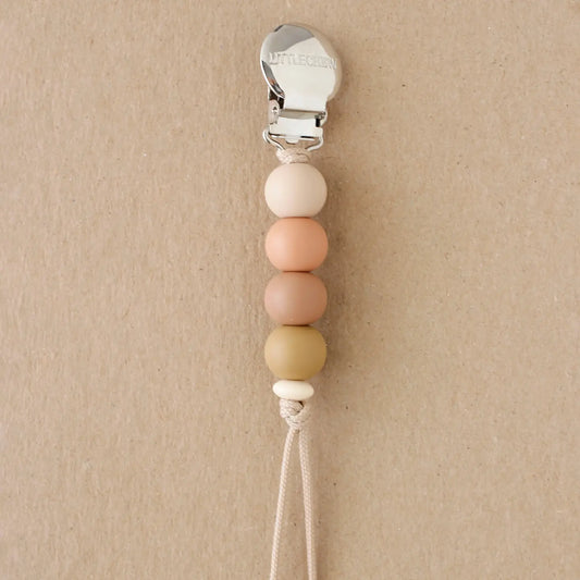 Little Chew – Pacifier Clip - Ali | Persimmon, isolated product on a plain background