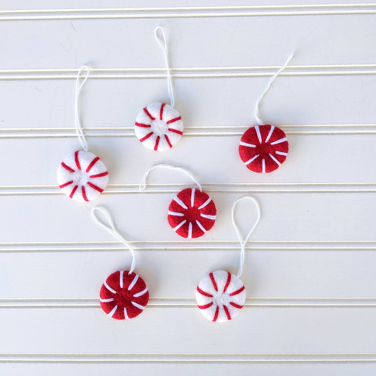 Friendsheep - Peppermint Holiday Eco Wool Ornament - Red & Whites (3R+3W)