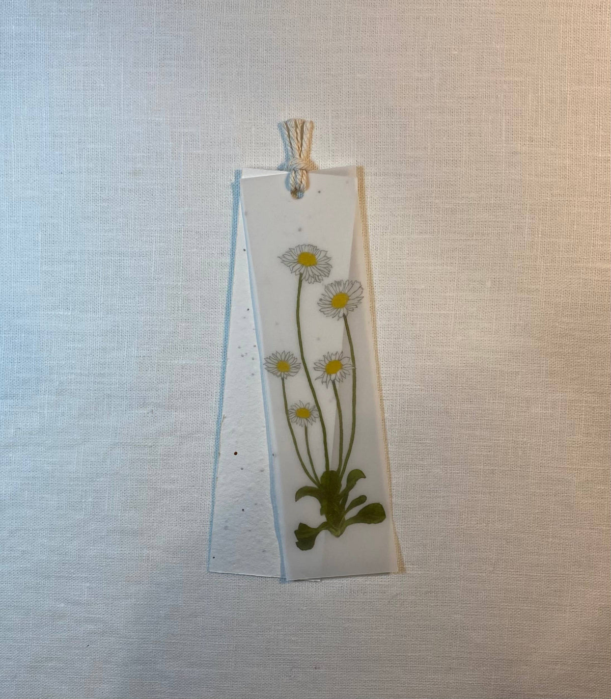 The Raven’s Edge Studio - Plantable Bookmark: 2 in 1 Eco Bookmark, English Daisies