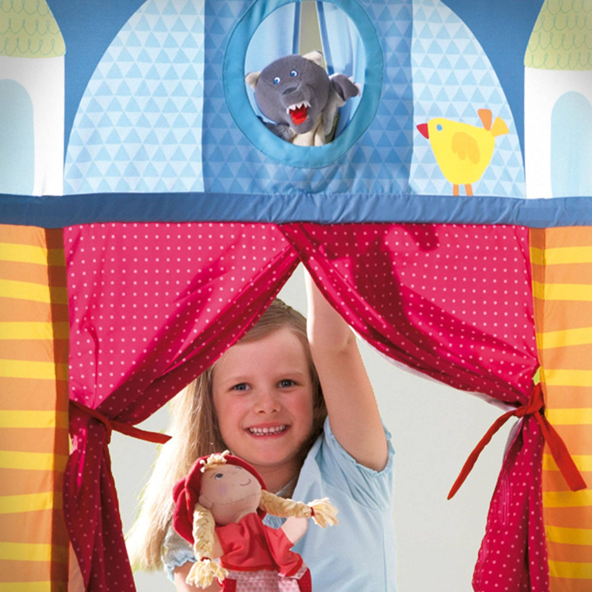 HABA USA - Teatro de marionetas colgante para puerta