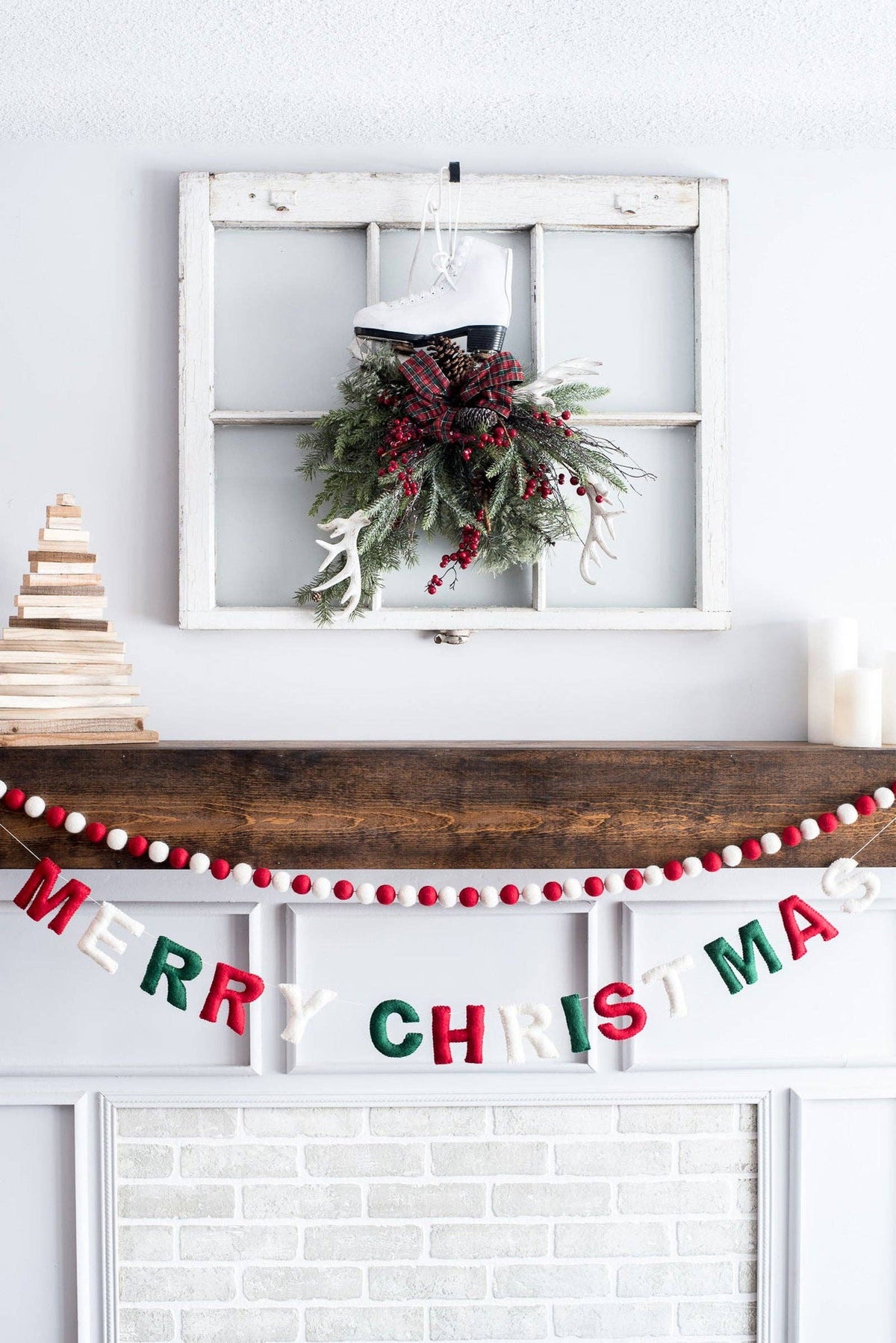 Nivas - Merry Christmas Banner (Christmas Colors)