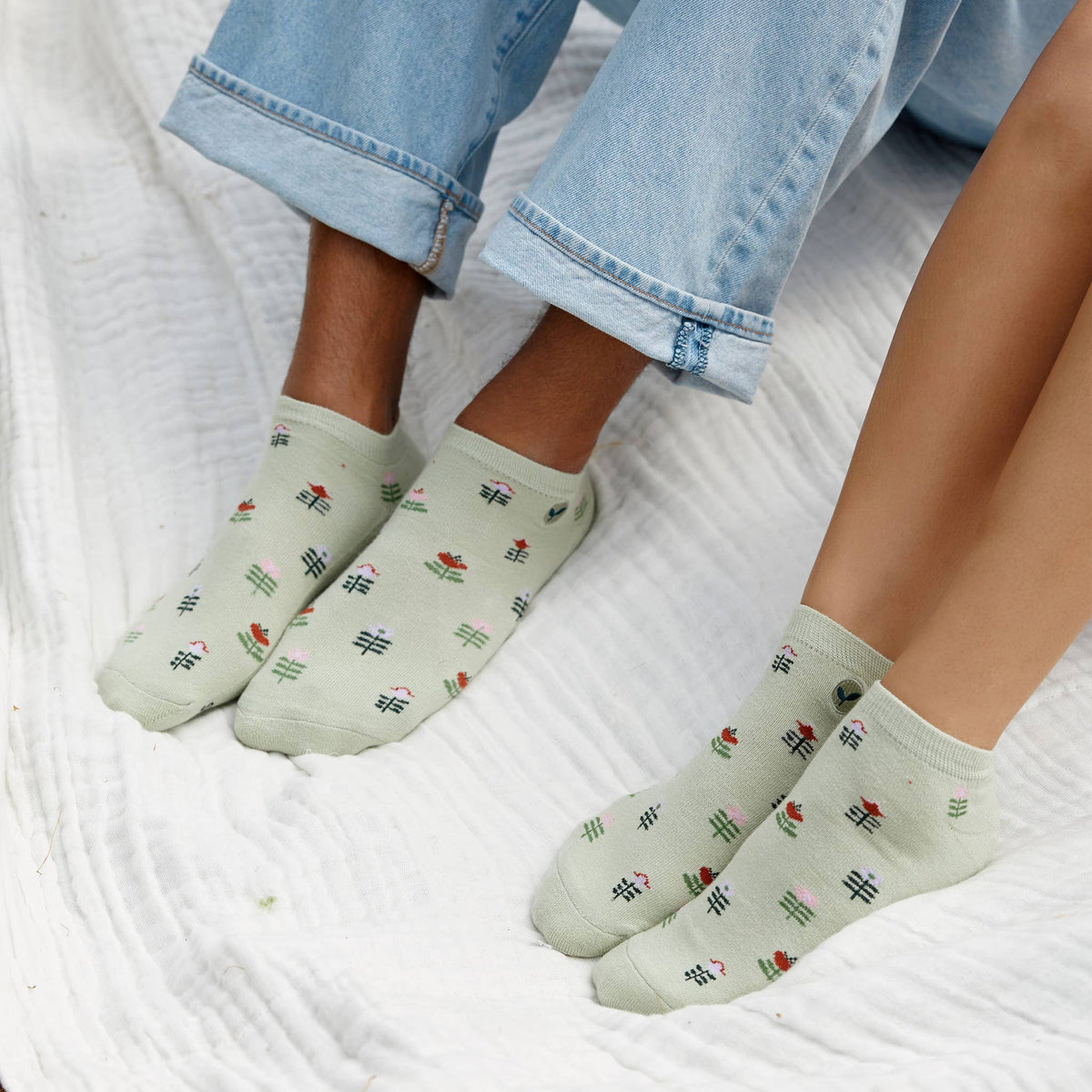 Ankle Socks that Plant Trees | Tulips - Gifts for Gardeners