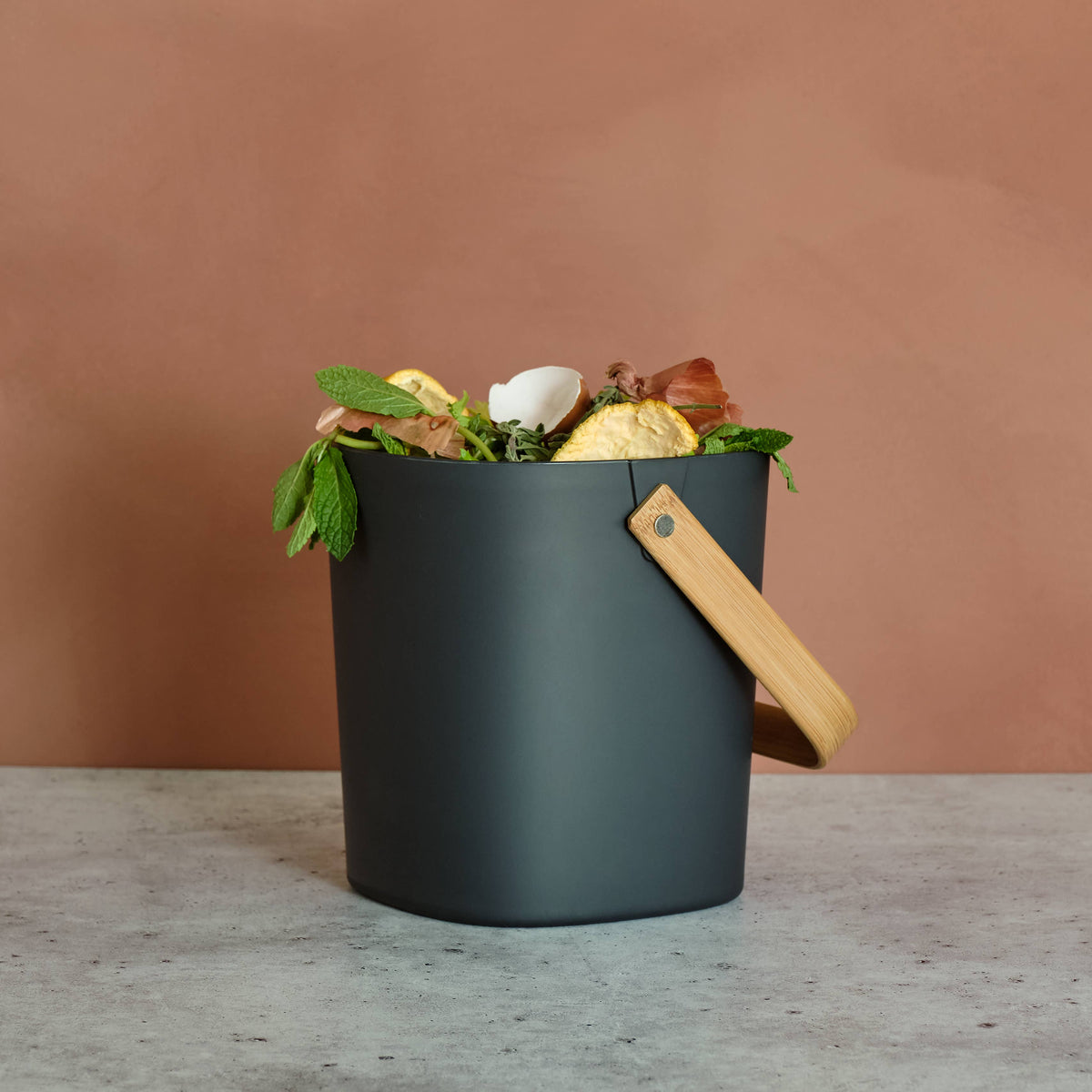 Compost Bin - 1 Gal Cap. - Dishwasher Safe