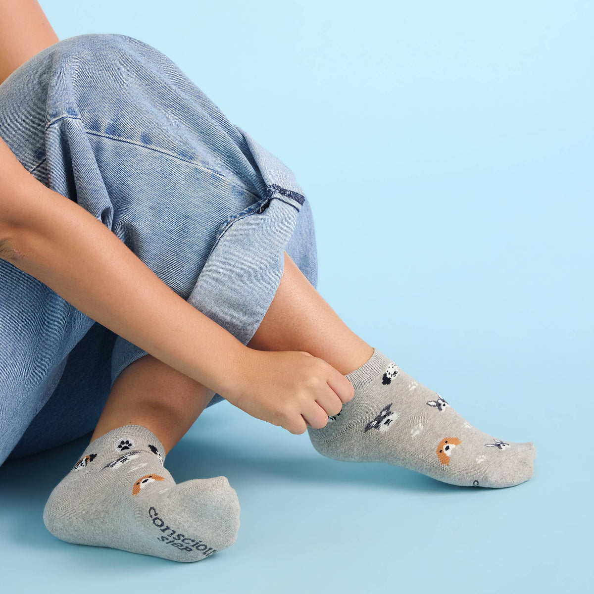 Ankle Socks that Save Dogs | Gray Dogs